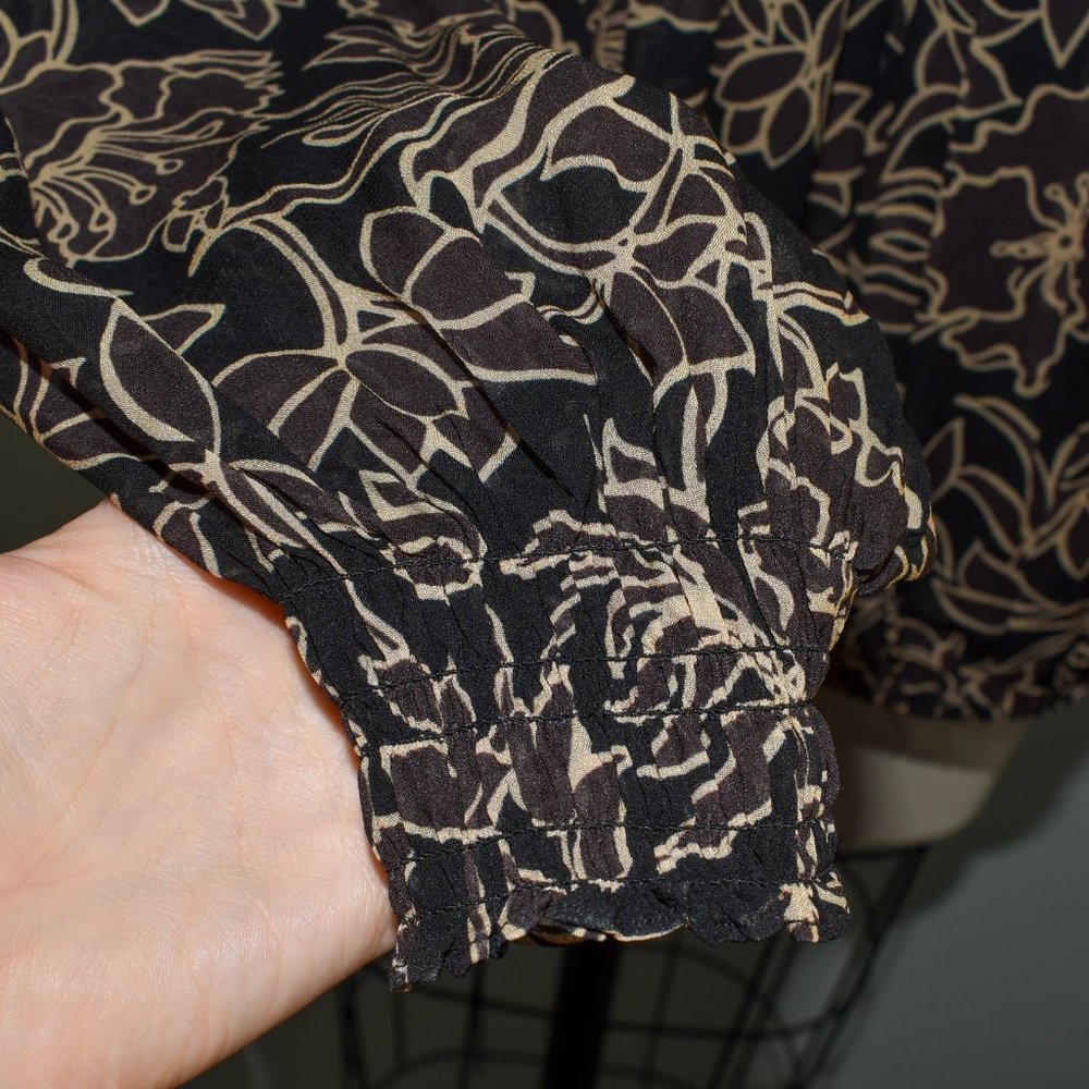 Nicholas Floral Neck Ruffle / Gathered Floral Long Sleeve Blouse - Picture 11 of 11